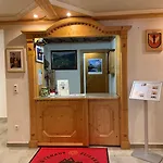 Gaestehaus Elisabeth Pensión 3*