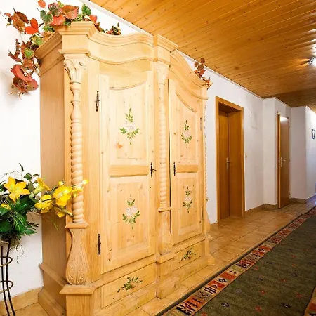 בית הארחה Gaestehaus Elisabeth 3*